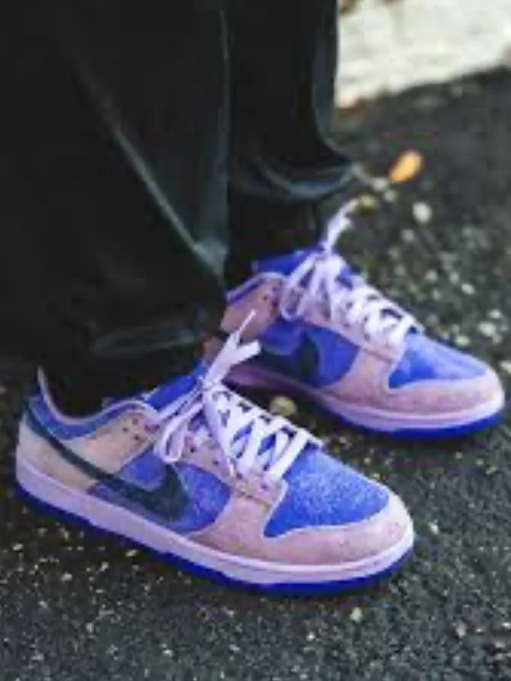 NWT!! Nike Low-Top Sneakers in Lavender and Dark Purple Swoosh